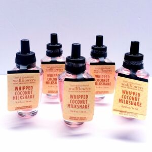 Bath & Body Works WHIPPED COCONUT MILKSHAKE Wallflowers Home Refill (5 pcs)